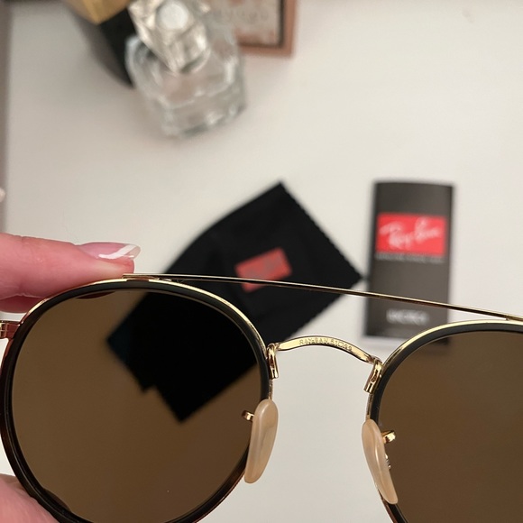 Polarized Round Double Bridge Ray-Ban Sunglasses - Picture 5 of 11